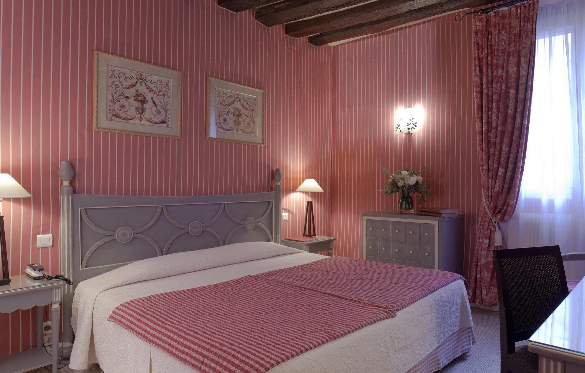 Hotel Beaubourg Paris Ngoại thất bức ảnh
